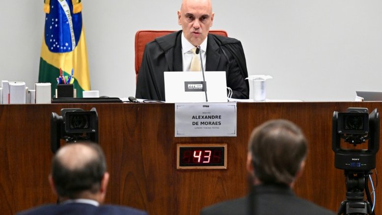 EUA revoga visto de Alexandre de Moraes por 'caça às bruxas' contra Bolsonaro