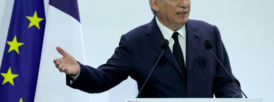 França anuncia importante plano de ajuste fiscal para financiar gastos militares