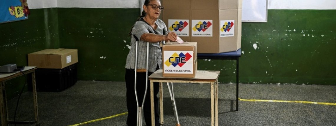 Partido de Maduro conquista maioria das prefeituras na Venezuela após boicote da oposição
