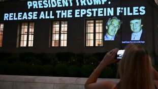 Departamento de Justiça dos EUA interroga cúmplice de Epstein
