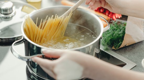 macarrao-cozinhando