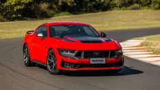 mustang-dark-horse-1