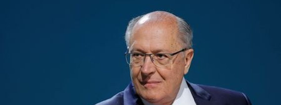 Avião de Alckmin e Tebet apresenta problemas na Colômbia