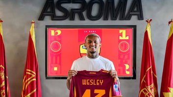 Na Roma, Wesley tem Cafu como exemplo para vencer na Itália: 'Parece Flamengo'