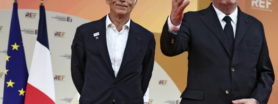 Extrema direita e esquerda radical rejeitam acordo para salvar primeiro-ministro da França