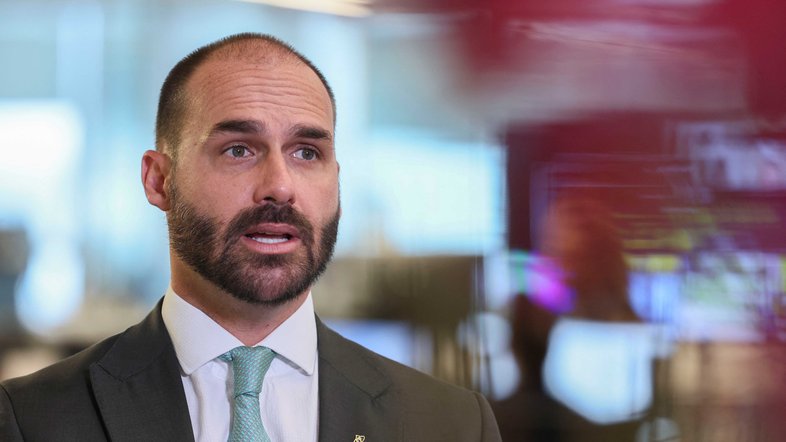 Motta envia pedido para cassar Eduardo Bolsonaro ao Conselho de Ética