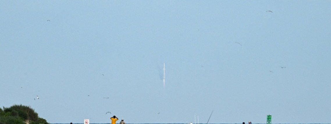 SpaceX lança megafoguete Starship após explosões em testes anteriores