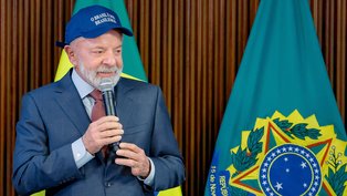 Presidente Luiz Inácio Lula da Silva durante reunião ministerial