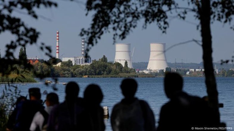 Incêndio atinge usina nuclear russa após ataque de drone
