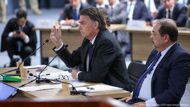 Moraes pede data a Zanin para julgamento de Bolsonaro