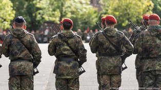 Cresce número de demitidos do Exército alemão por extremismo de direita