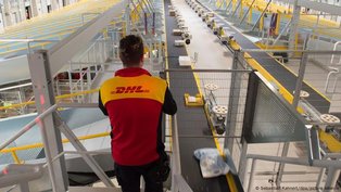 Por que serviços postais europeus suspenderam entregas aos EUA