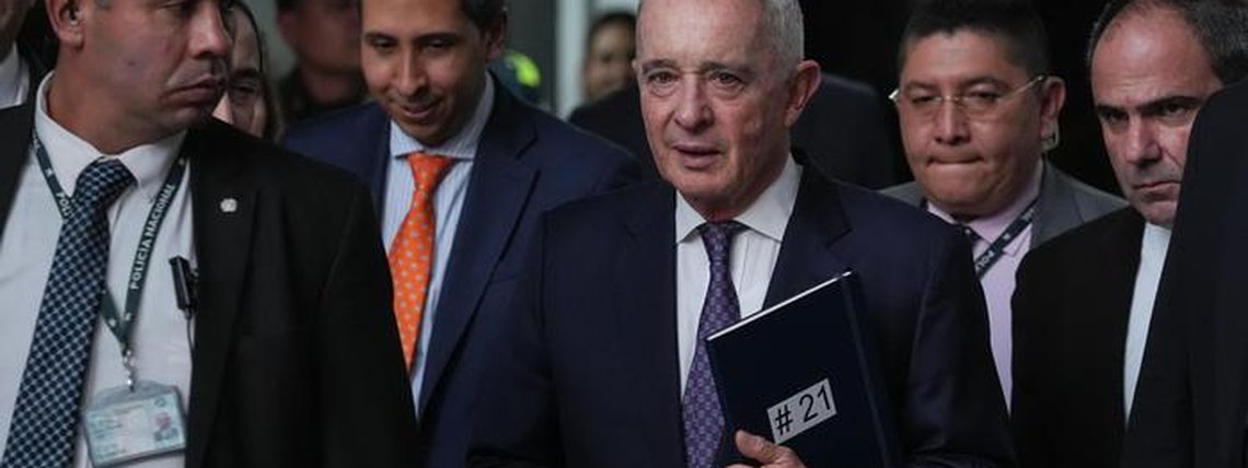 Ex-presidente da Colômbia, Uribe é condenado a 12 anos de prisão