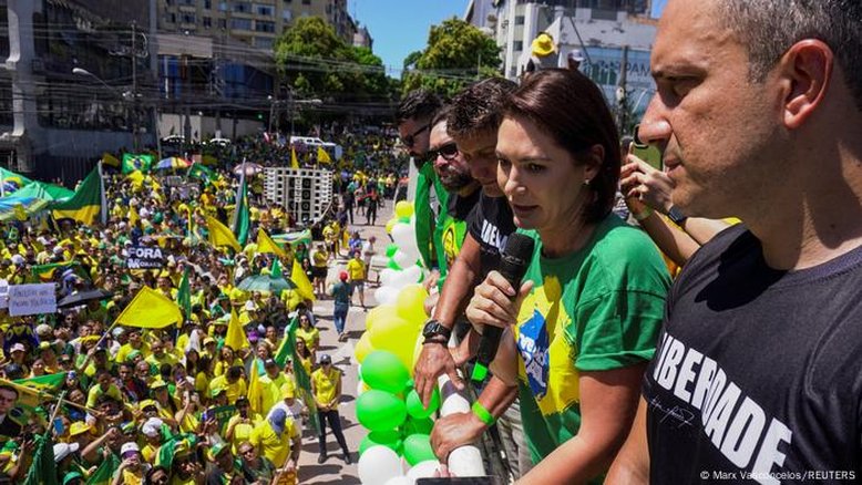 Bolsonaristas exaltam Trump e pedem anistia em atos pelo país