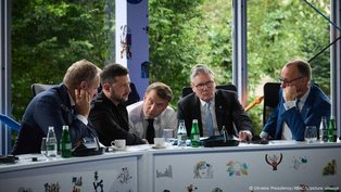 Líderes europeus se juntam a Zelenski para negociar paz com Trump
