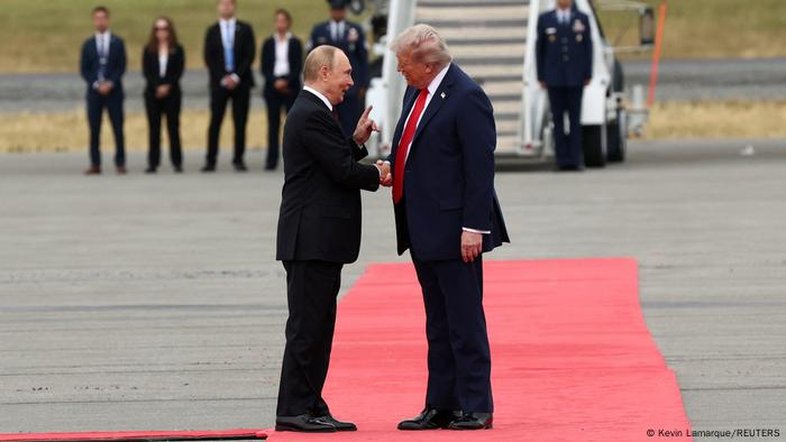 Trump e Putin iniciam cúpula sobre Ucrânia no Alasca