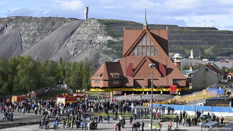 Suécia muda de lugar igreja centenária ameaçada por mineração