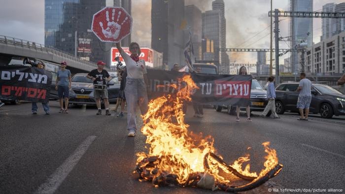 Manifestantes bloqueiam estradas em Israel para exigir cessar-fogo em Gaza
