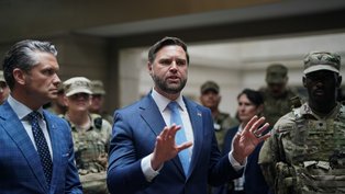 Vance é vaiado em visita a tropas destacadas em Washington
