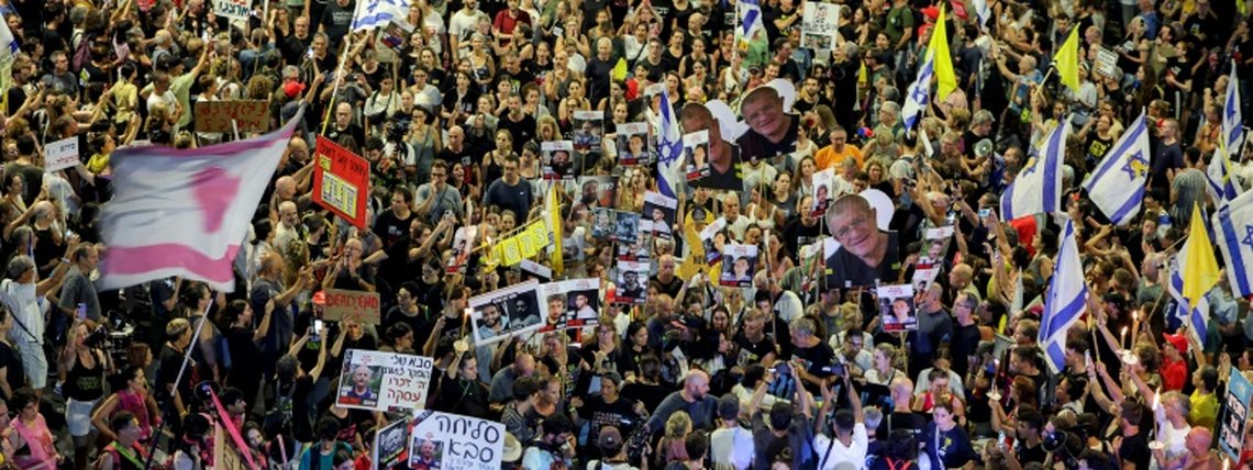 Dezenas de milhares protestam em Tel Aviv contra plano israelense de ocupar Cidade de Gaza