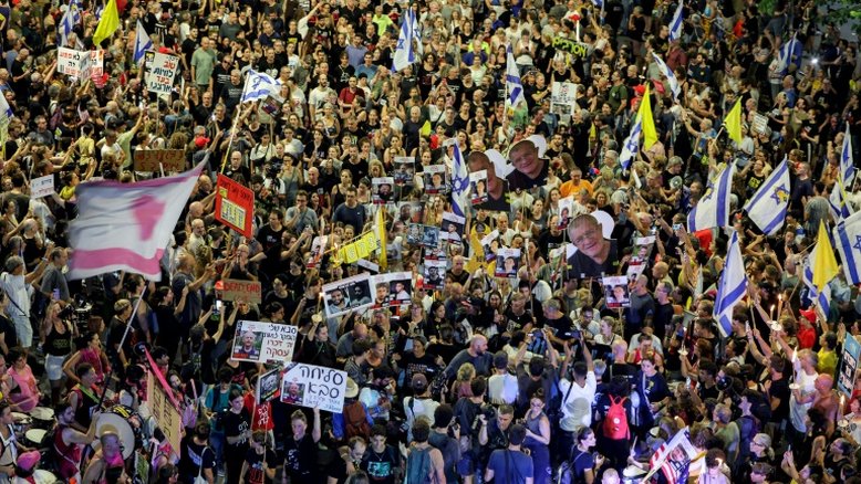 Dezenas de milhares protestam em Tel Aviv contra plano israelense de conquistar Cidade de Gaza
