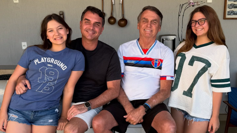 Flávio e Jair Bolsonaro
