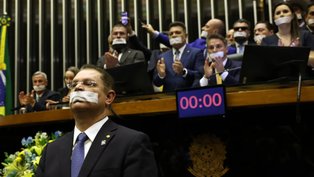 Deputados federais fazem motim na Casa após prisão domiciliar de Jair Bolsonaro