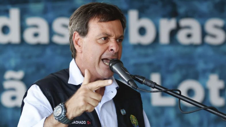 Ex-ministro