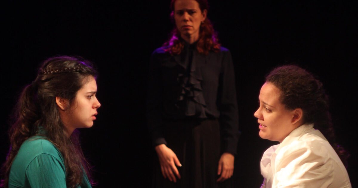 Teatro Irene Ravache recebe releitura da peça ‘Três Irmãs’ em curta temporada