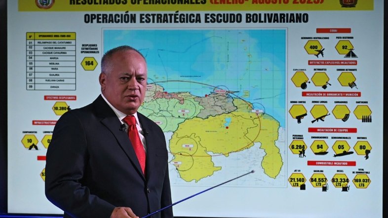 Venezuela lança operação antidrogas ante chegada de navios de guerra dos EUA