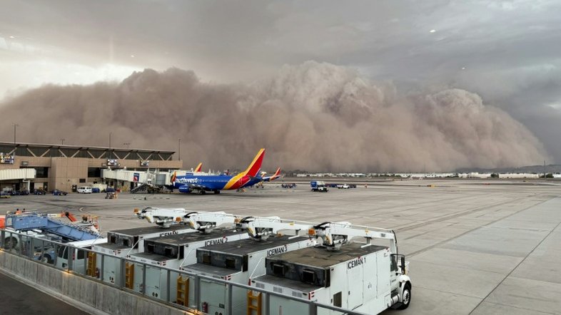 Céu de ficção científica: 'haboob' mergulha Phoenix na escuridão