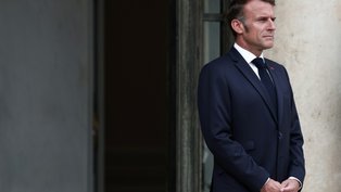 Presidente francês expressa apoio a primeiro-ministro ante moção que pode derrubar governo