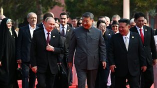 Líderes da China, Rússia e Coreia do Norte assistem a enorme desfile militar em Pequim