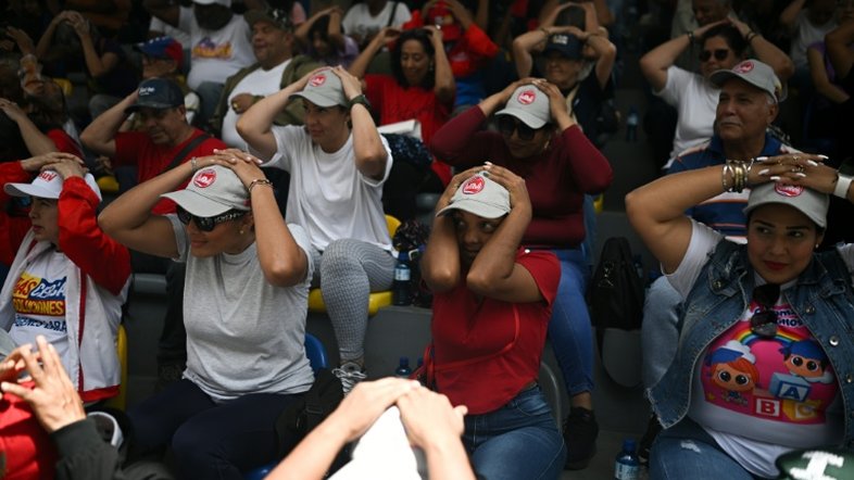 Venezuela realiza exercícios militares e simulação de emergência ante 'ameaça' dos EUA