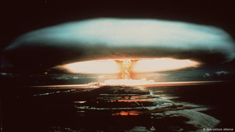 Como bombas nucleares francesas ainda castigam a Polinésia