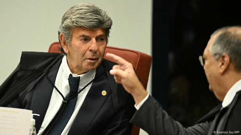 Fux vota para absolver Bolsonaro de todos os crimes da suposta trama golpista