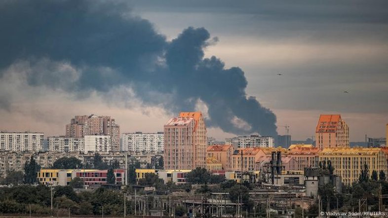 Rússia volta a atacar Kiev e bombardeios matam quatro