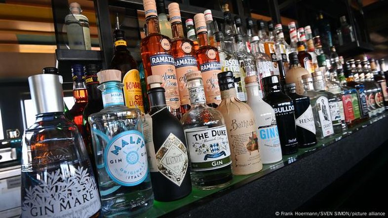 Saiba como identificar bebidas adulteradas com metanol