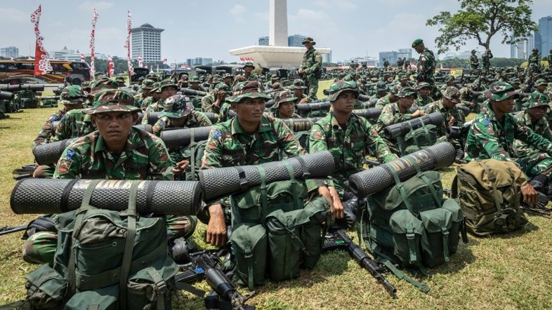 Indonésia destaca exército para controlar protestos que deixaram seis mortos