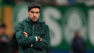 Abel Ferreira no banco de reservas no duelo do Palmeiras contra o River Plate, válido pela Libertadores 2025