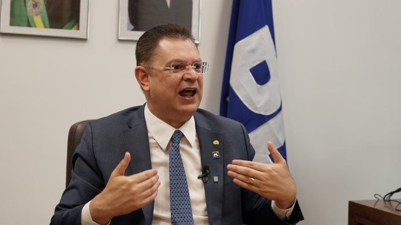 Sóstenes Cavalcante