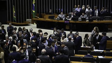Sessão plenária da Câmara dos Deputados e debate o "Programa Mais Especialistas" do Governo Federal. Foto: TON MOLINA/FOTOARENA/ESTADÃO CONTEÚDO FTA20250924195 - 24/09/2025 - 18:21