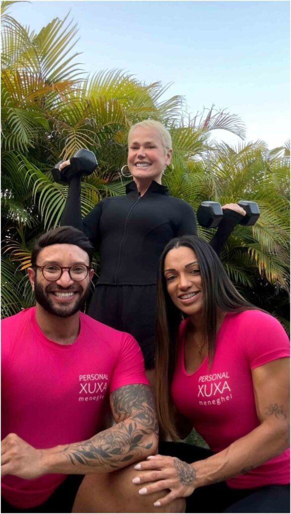 Personal Vanessa Barbosa revela segredo simples do corpo de Xuxa aos 62 anos