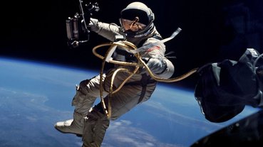 astronauta-no-lado-exterior-da-estacao-espacial-internacional-iss