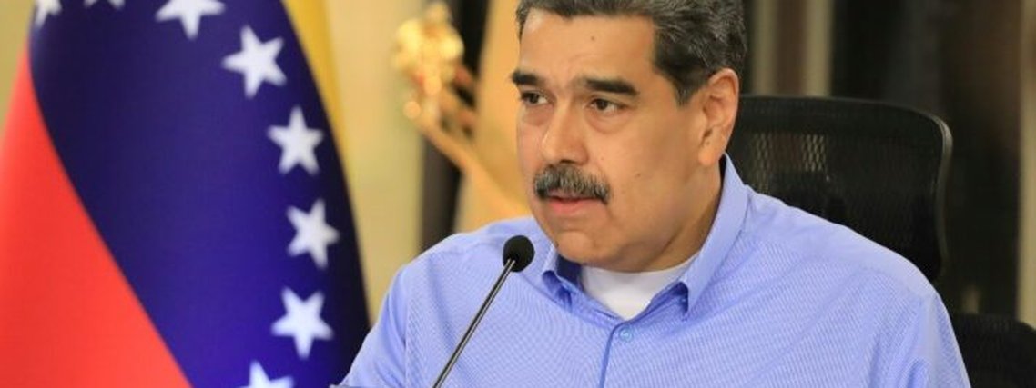 Foto divulgada pela assessoria de imprensa da presidência venezuelana em 23 de setembro de 2025 mostra o presidente Nicolás Maduro durante uma reunião com o Conselho de Estado da Nação no Palácio de Miraflores, em Caracas - Venezuelan Presidency/AFP