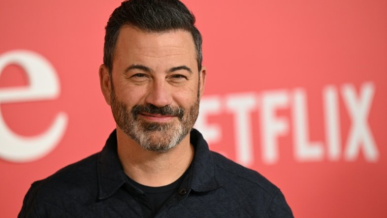 Saiba quem é Jimmy Kimmel, apresentador que teve programa suspenso nos EUA