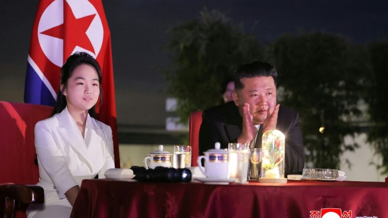 Filha do líder norte-coreano Kim Jong Un é sua 'provável sucessora', afirma Seul