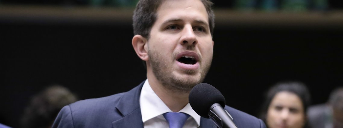 Deputados pedem desculpas nas redes sociais após aprovação da PEC da Blindagem