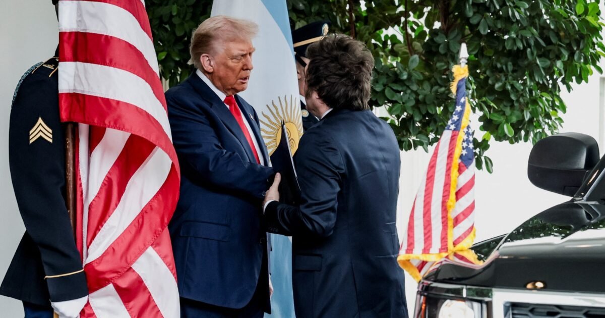 Trump ameaça retirar apoio a Milei em caso de derrota: ‘Se não ganhar, vamos embora’