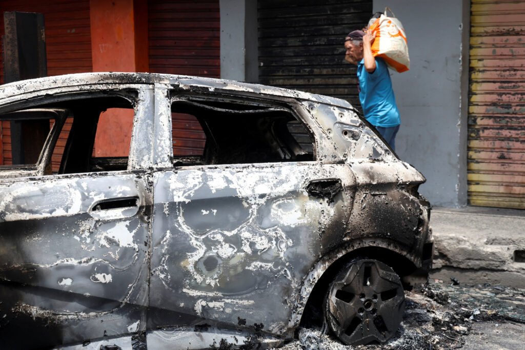 Veja fotos e vídeos do cenário de guerra no Rio de Janeiro 10 Veja fotos e vídeos do cenário de guerra no Rio de Janeiro